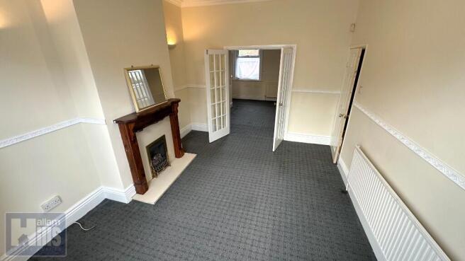 3 bed Terraced to rent Image 2