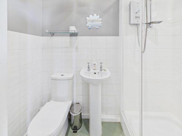 6 bed Semi-Detached for sale Image 7