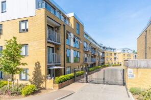 36, Smeaton Court, Hertford SG13 7AL