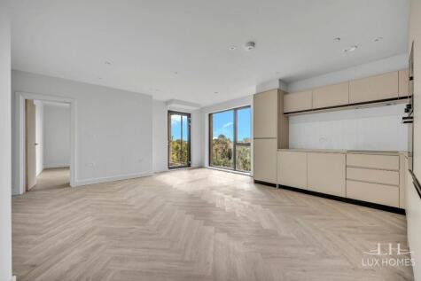 Meadow Heights, Romford, RM6