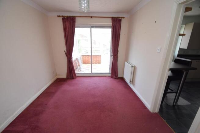 16 Dutchells Way Dining Area.JPG