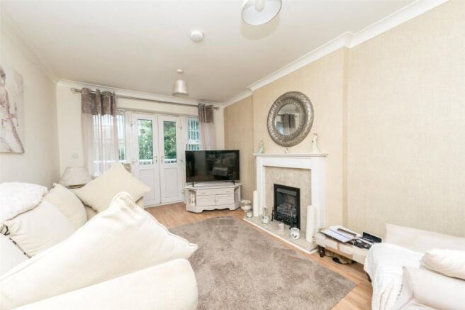 2 bed Apartment for sale Image 12