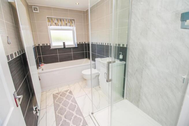2 bed Detached Bungalow for sale Image 9