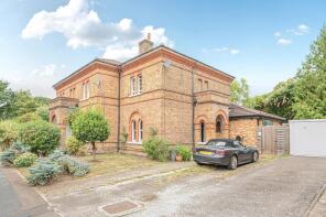 37, Raglan Road, St Johns, Woking GU21 2AR