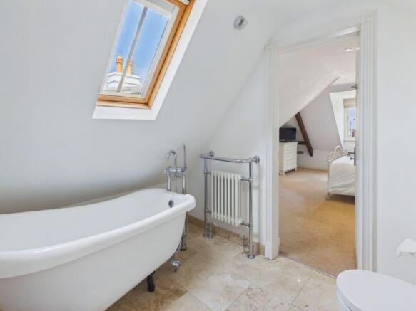 2 bed Apartment for sale Image 10