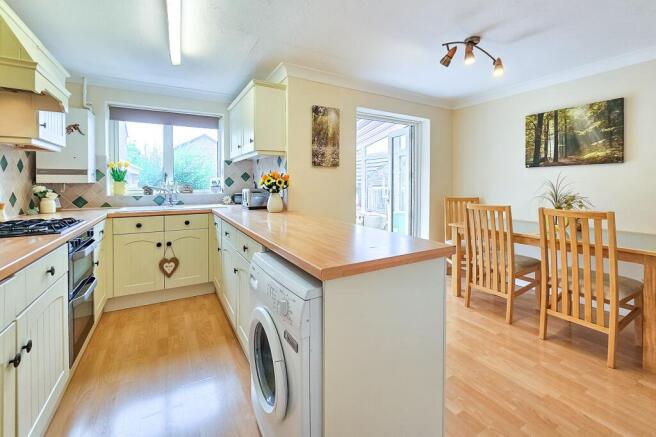 3 bed Detached for sale Image 3