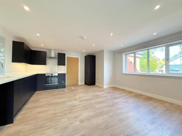 Kitchen/Dining Area