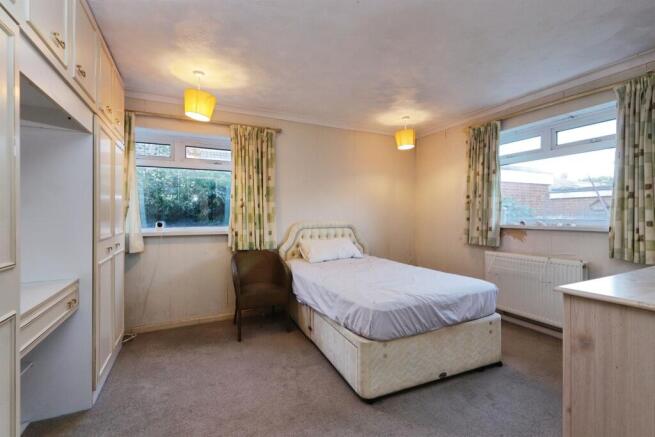 2 bed Detached Bungalow for sale Image 8