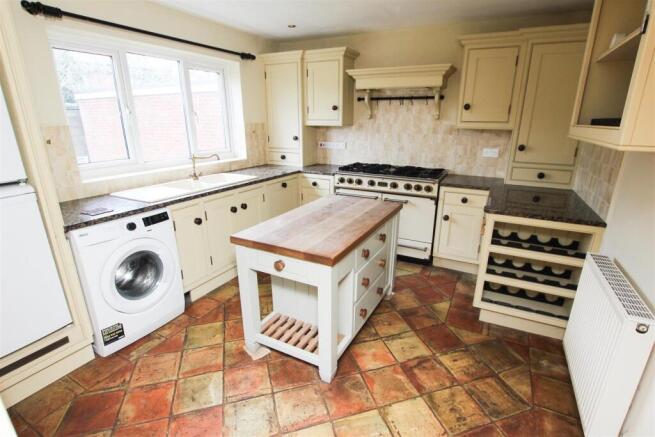 3 bed Detached Bungalow for sale Image 5
