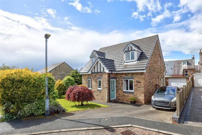 18 Drawbriggs Court