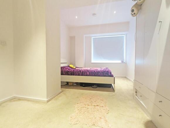 2 bed Apartment for sale Image 8