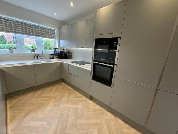 KITCHEN 11'6 x 8'4
