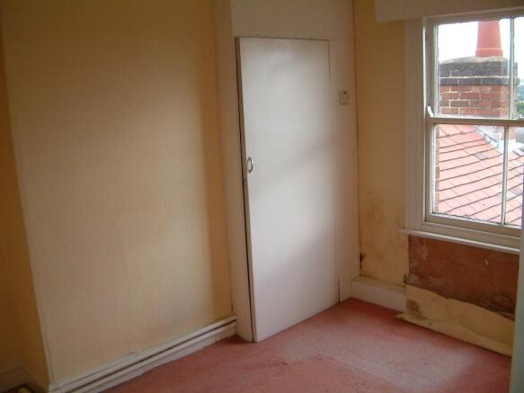 BEDROOM 2