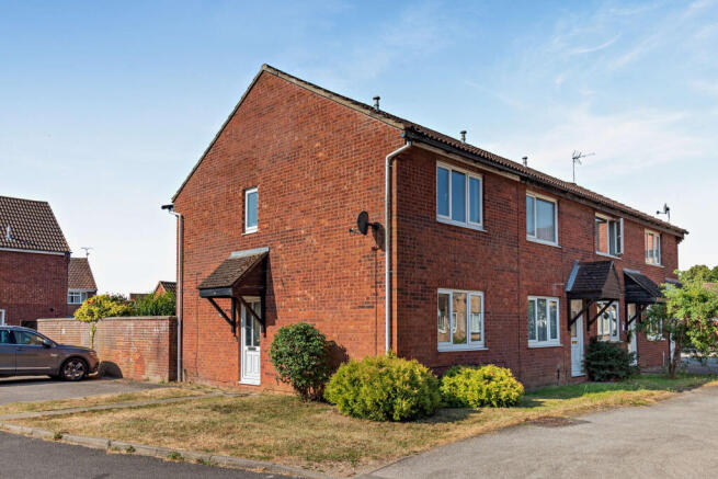 2-bed terraced on Darnel Way, Colchester, CO3, £215,000