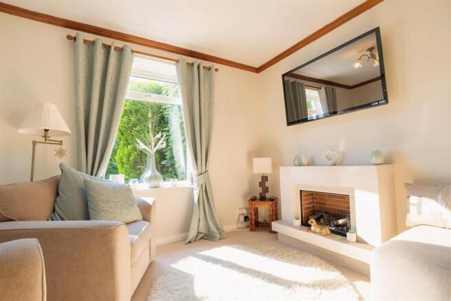 4 bed Semi-Detached for sale Image 6