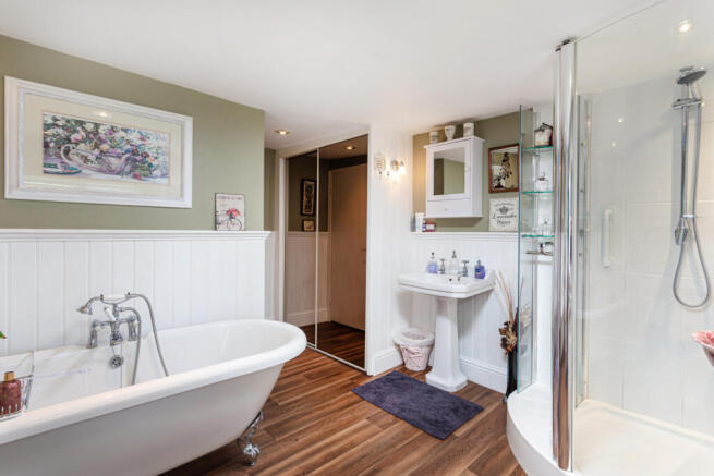 3 bed Semi-Detached for sale Image 9