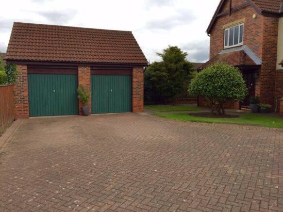 DOUBLE GARAGE