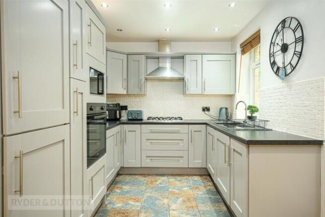 3 bed Terraced for sale Image 5