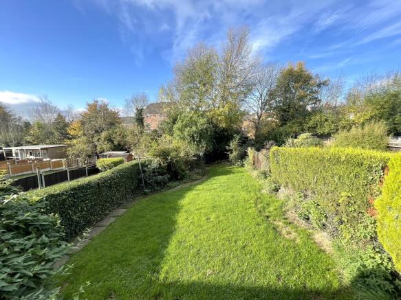 2 bed Semi-Detached to rent Image 11