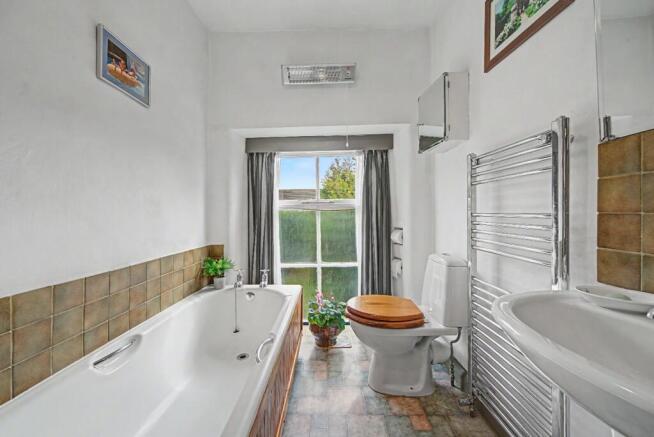 3 bed Semi-Detached for sale Image 7