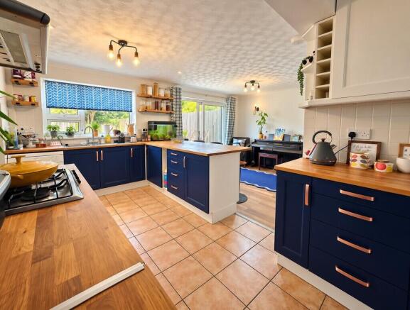kitchen diner 2