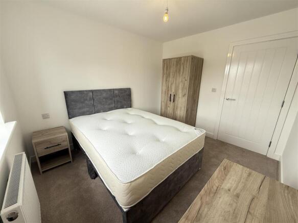 2 bed Apartment to rent Image 10