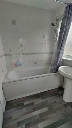 22AbbeyWayBathroom1