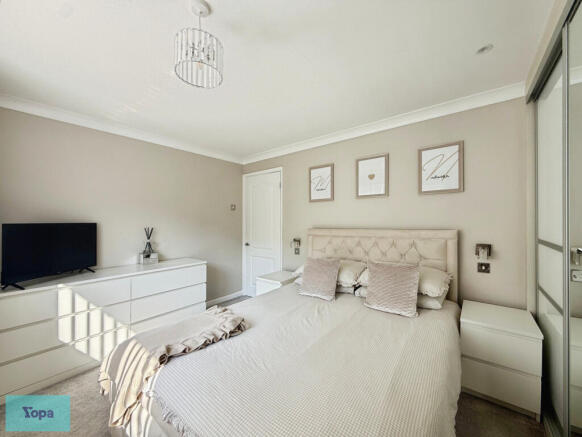 3 bed Detached for sale Image 8