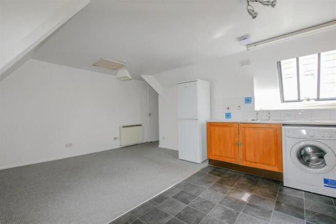 OPEN PLAN LIVING AREA
