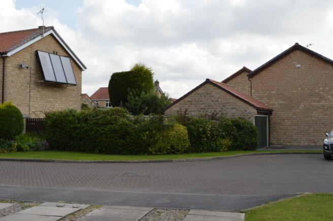 2 bed Semi-Detached to rent Image 10