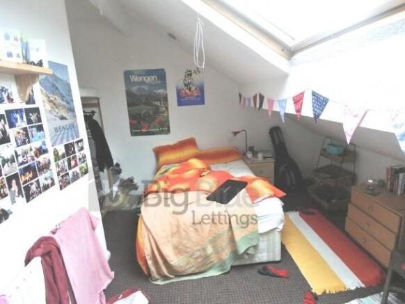 4 bed Terraced to rent Image 5