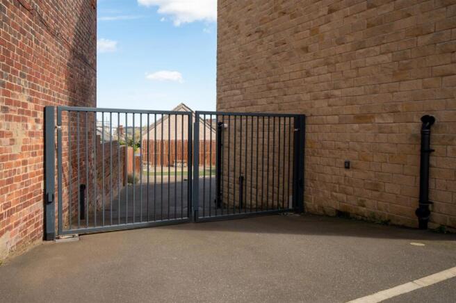 1 bed Apartment for sale Image 8