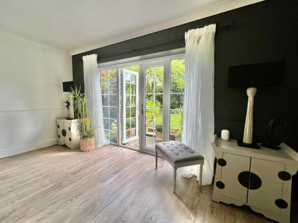 4 bed Detached for sale Image 5