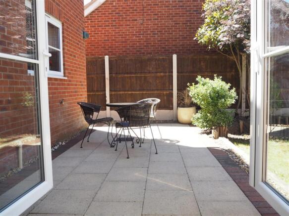 Outdoor Entertainment Area 798