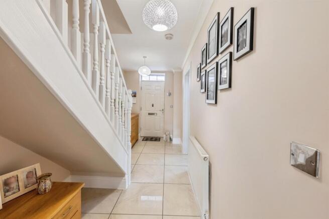 4 bed Detached for sale Image 4