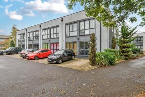 6, Merchants Court, Kelvin Road, Newbury RG14 2DB