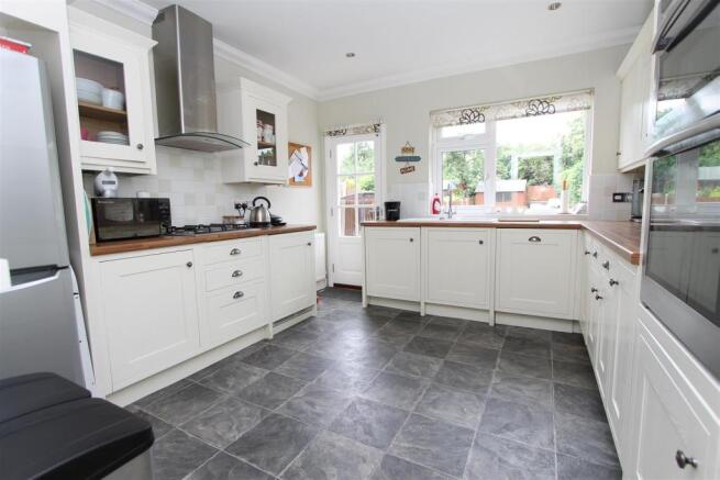 kitchen2.JPG