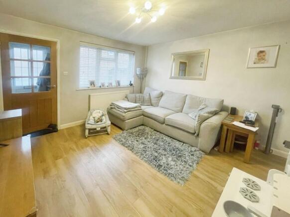 LOUNGE/KITCHEN DINING ROOM