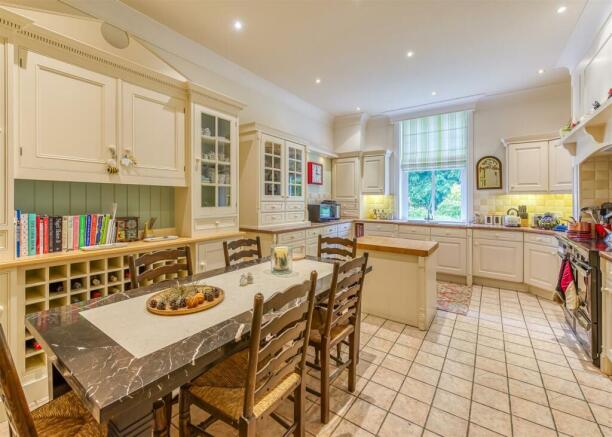 4 Ryton Hall-Kitchen1.jpg