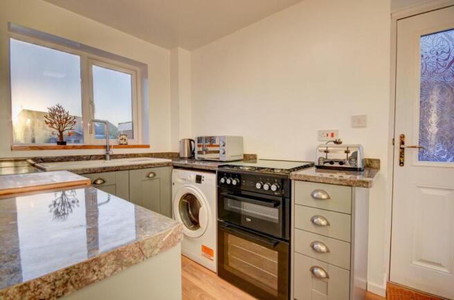 3 bed Detached to rent Image 12