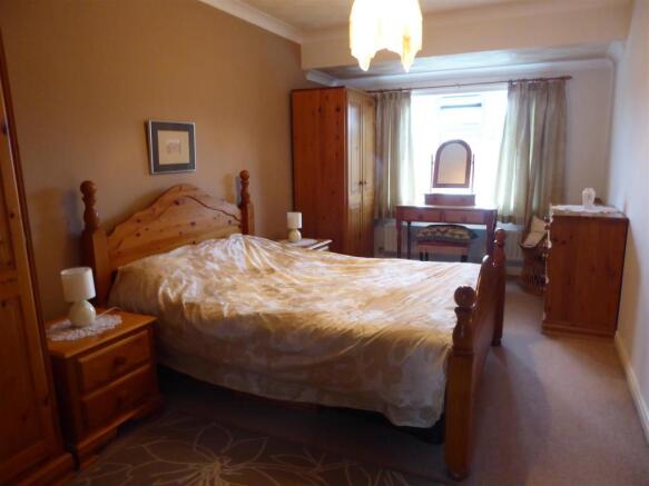 BEDROOM 1
