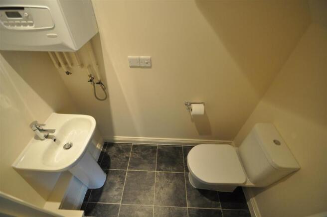 guest wc.JPG