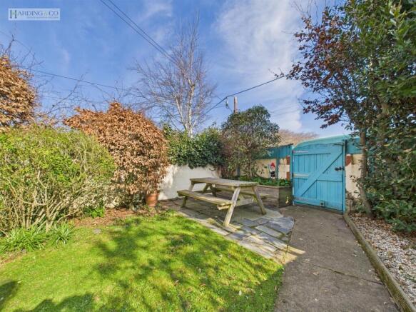 CAM01113G0-PR0123-STILL004.jpg
