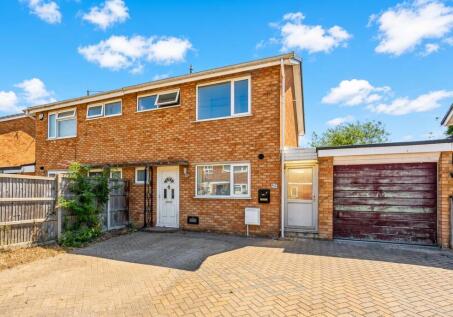65 Mowbray Crescent, Stotfold, Hitchin, Hertfordshire, SG5 4DY