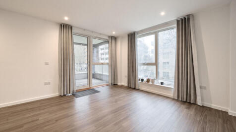 Avenue Road, London, W3 8YP