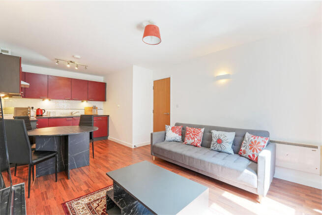 1 bed Apartment to rent Image 6