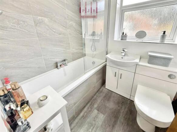 Bathroom.jpg