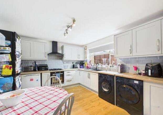 3 bed Terraced for sale Image 5