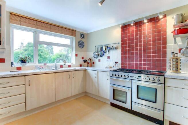 Kitchen 1.jpg