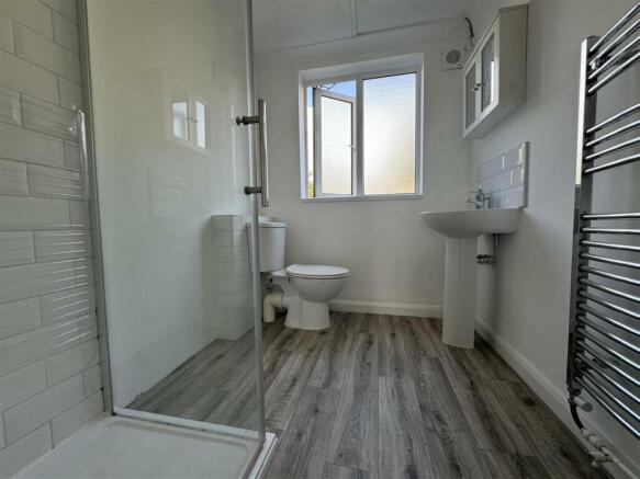BATHROOM / SHOWER ROOM